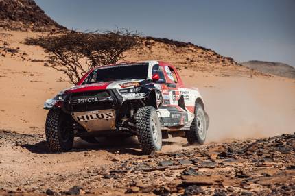 TOYOTA GAZOO Racing utrzymuje prowadzenie w Rajdzie Dakar 2022